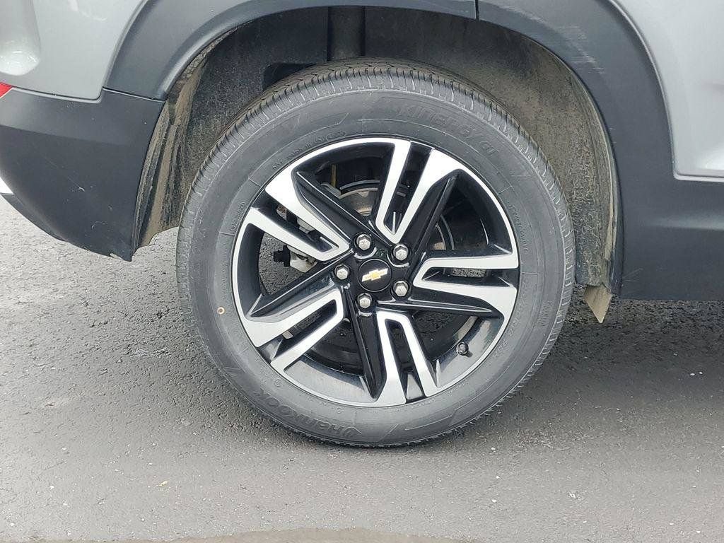 Certified 2024 Chevrolet TrailBlazer LT w/ LT Cold Weather Package AWD/4WD image 28