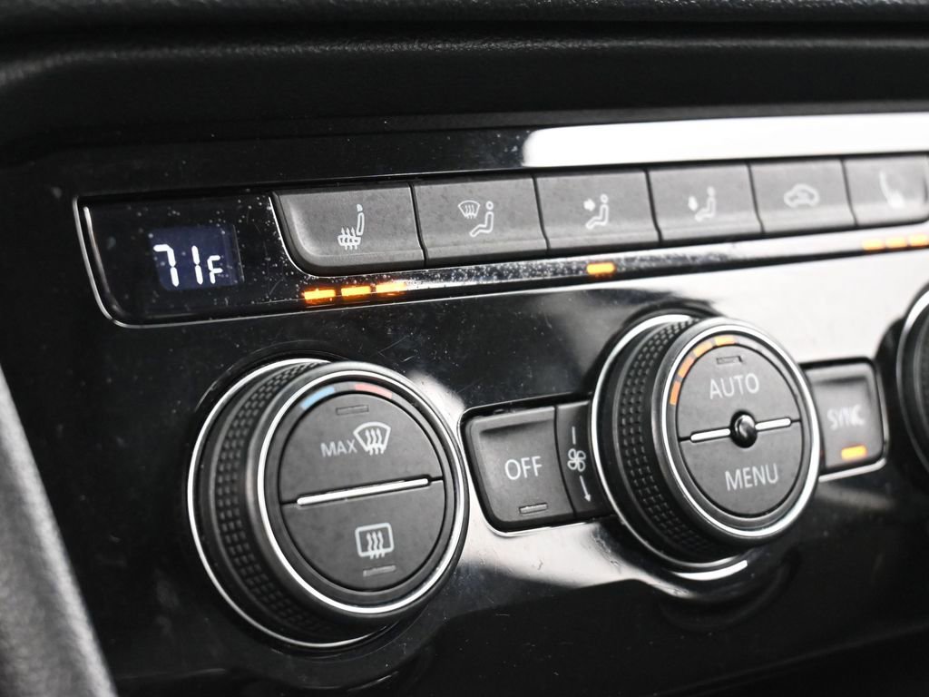 Used 2024 Volkswagen Taos SE image 26