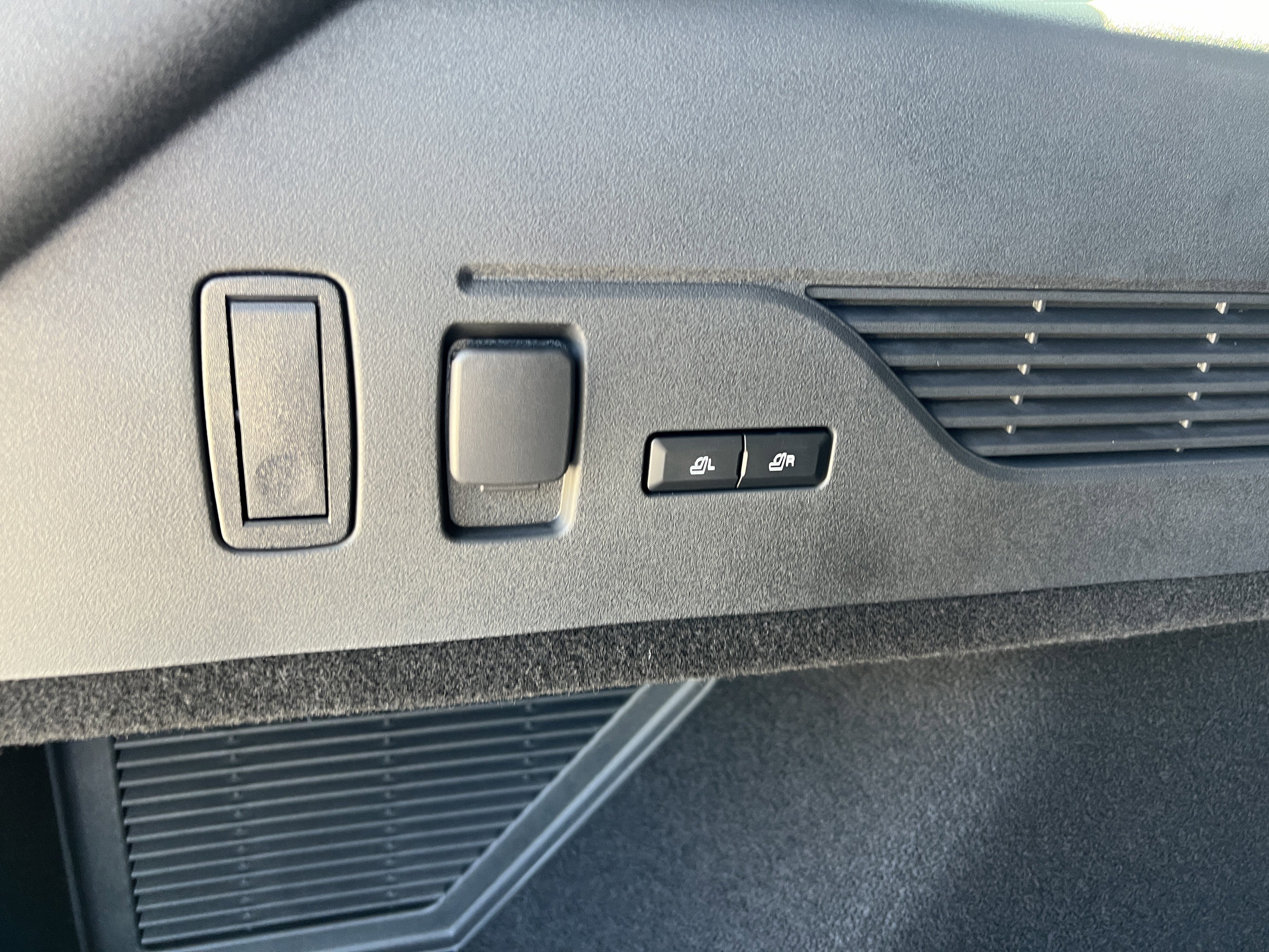 New 2025 Lincoln Nautilus Reserve w/ Jet Appearance Package image 32