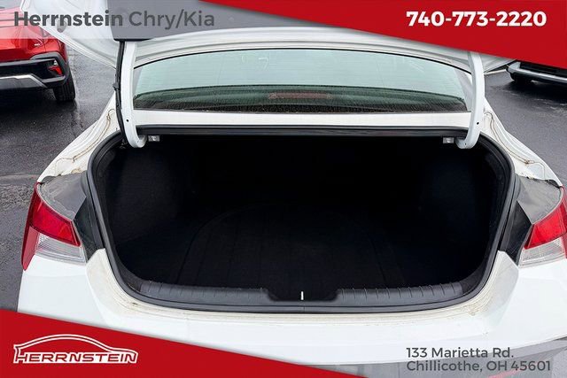 Used 2024 Hyundai Elantra SEL image 24