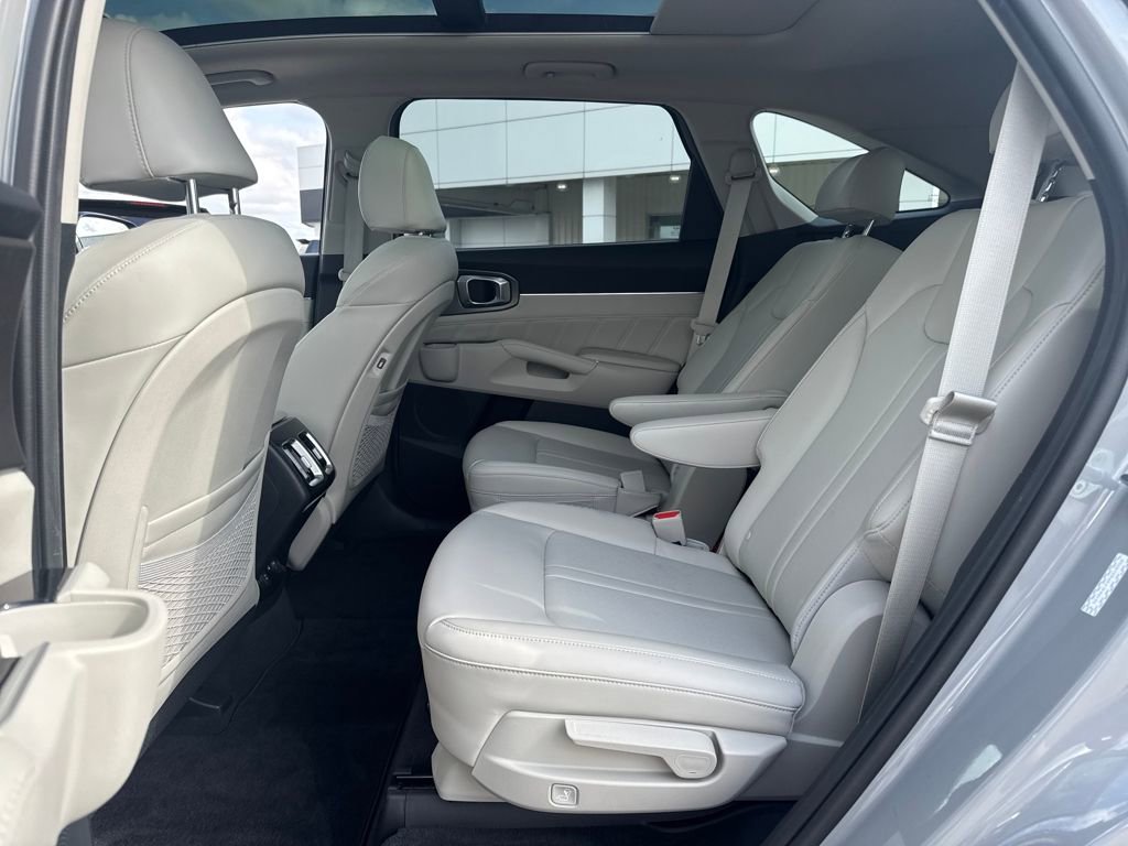 Used 2023 Kia Sorento SX image 15