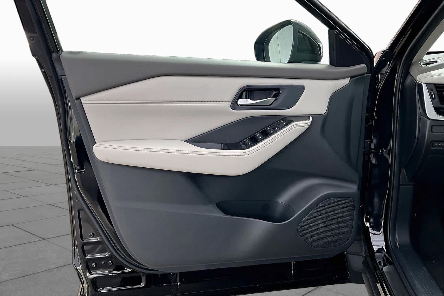 New 2027 Nissan Rogue Dark Armor FWD image 13