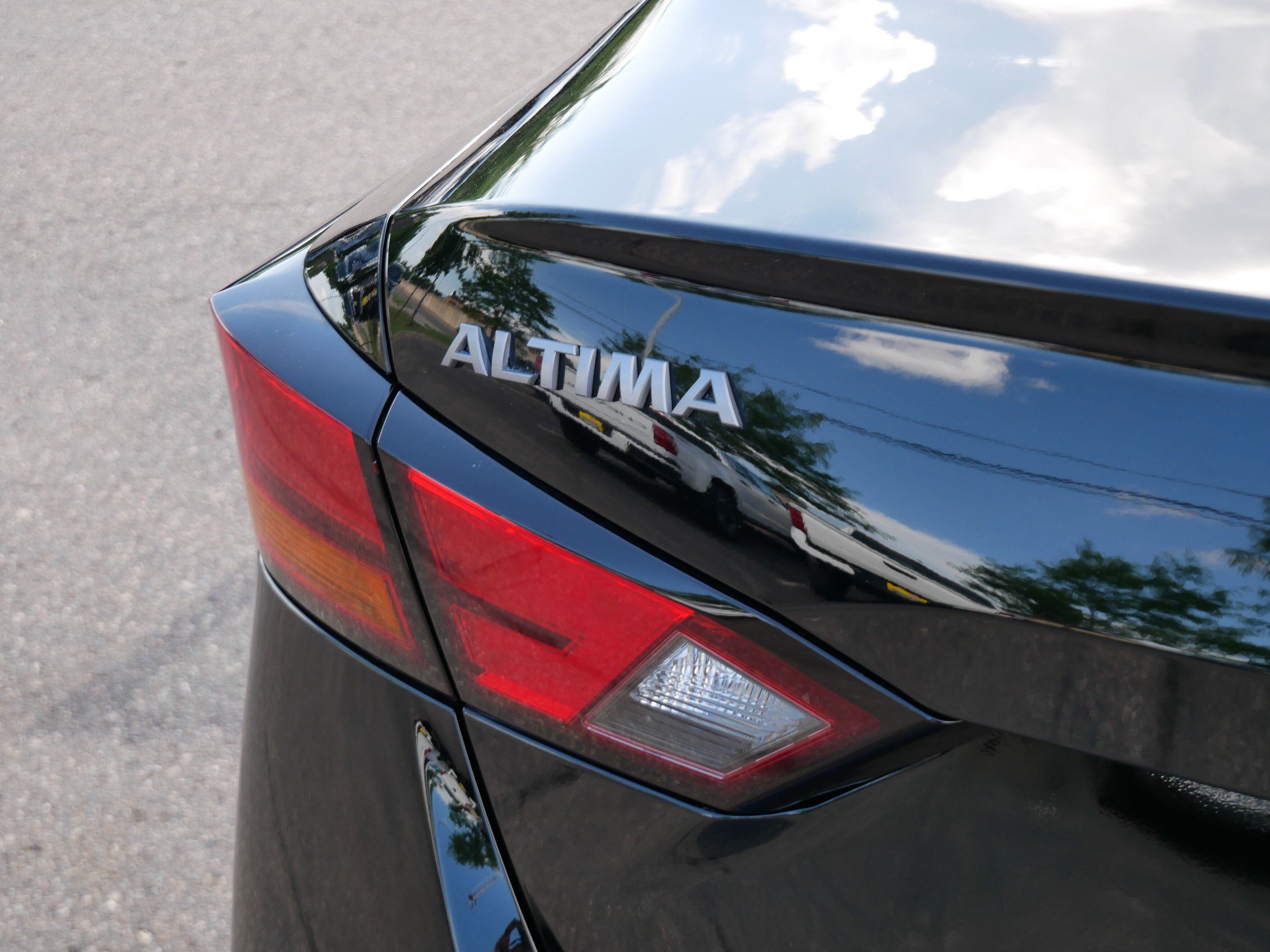 Used 2024 Nissan Altima 2.5 SV w/ SV Premium Package AWD/4WD image 18