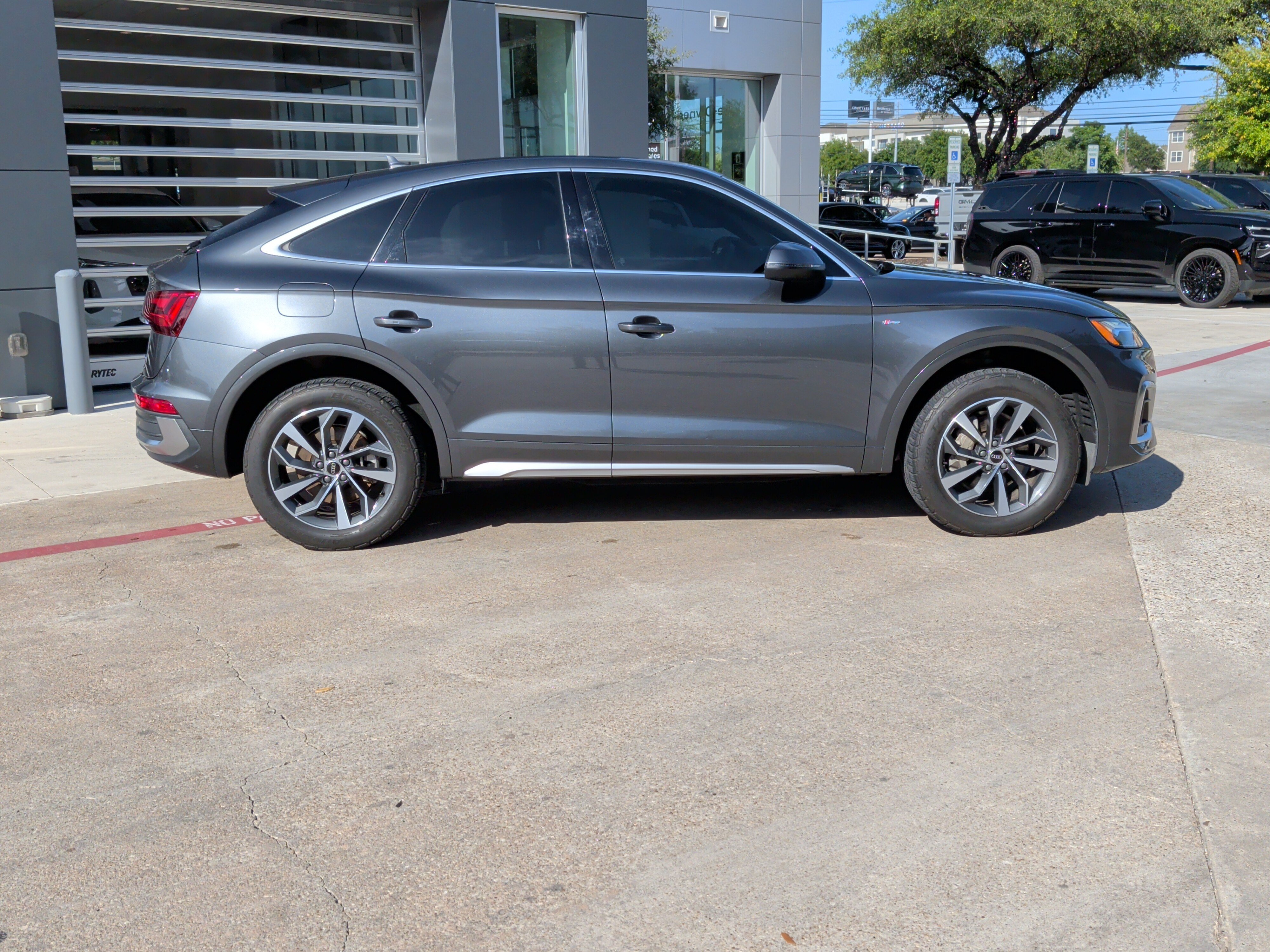 Certified 2023 Audi Q5 2.0T Premium w/ Convenience Package AWD/4WD image 11