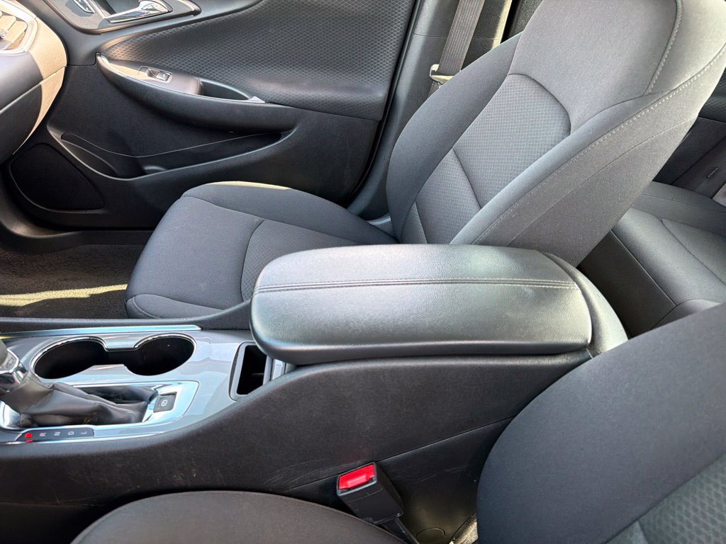 Used 2025 Chevrolet Malibu LT FWD image 13