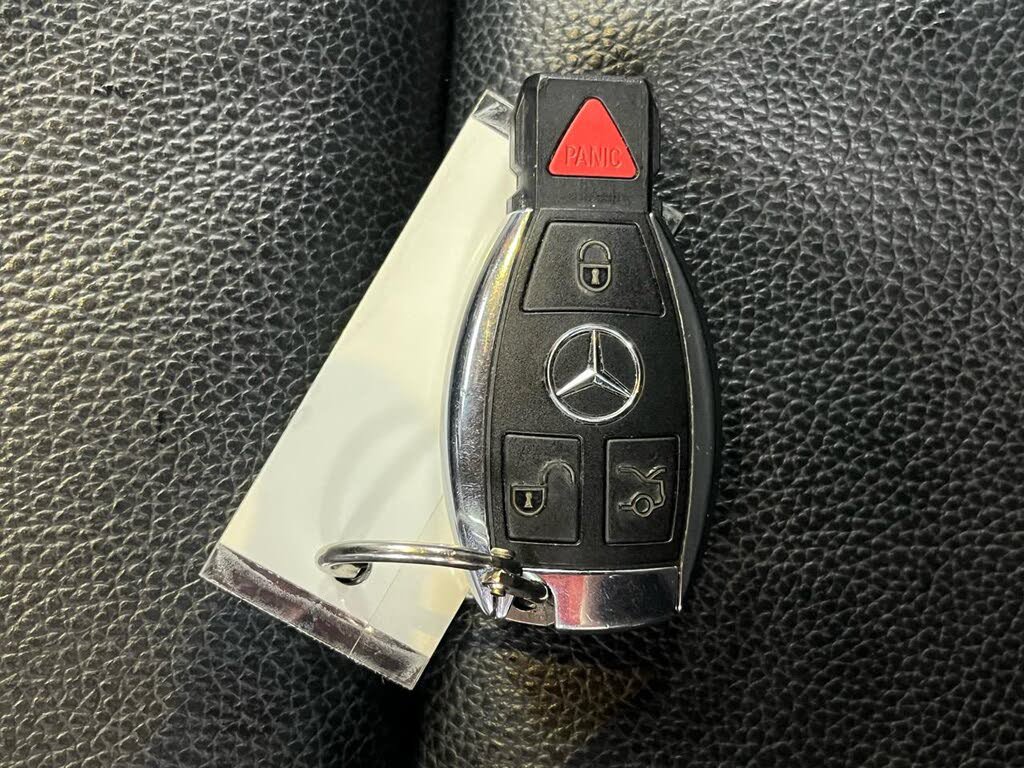Used 2015 Mercedes-Benz SLK 250 w/ Premium Package image 39