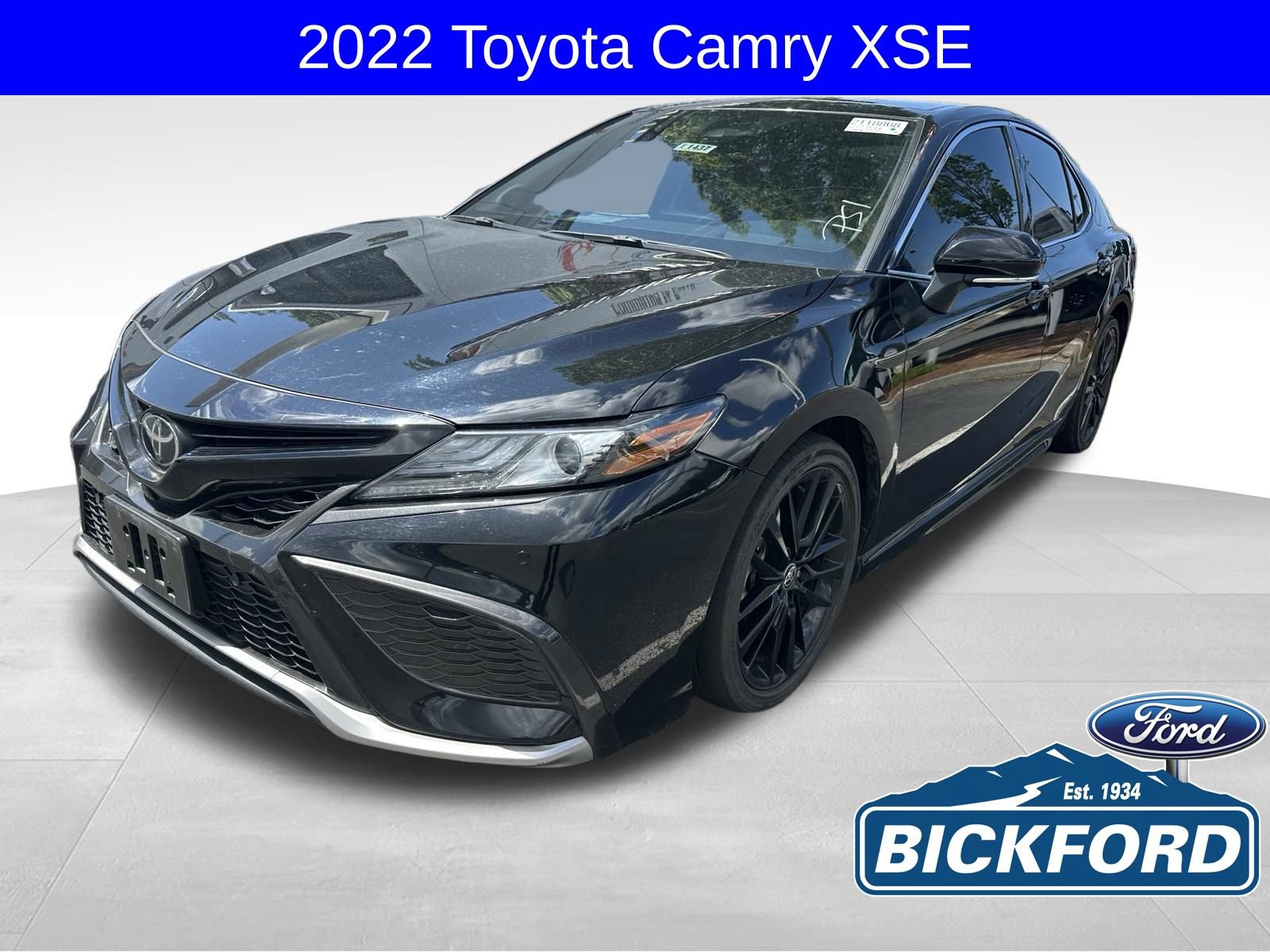 Used 2022 Toyota Camry XSE w/ Navigation Package FWD image 1