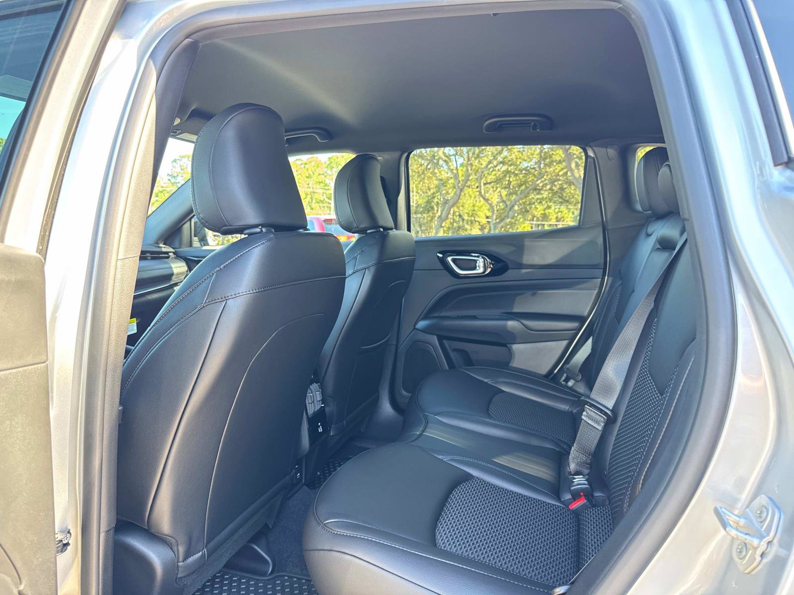 New 2026 Jeep Compass Latitude AWD/4WD image 15