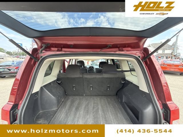 Used 2015 Jeep Patriot Sport w/ Power Value Group AWD/4WD image 23