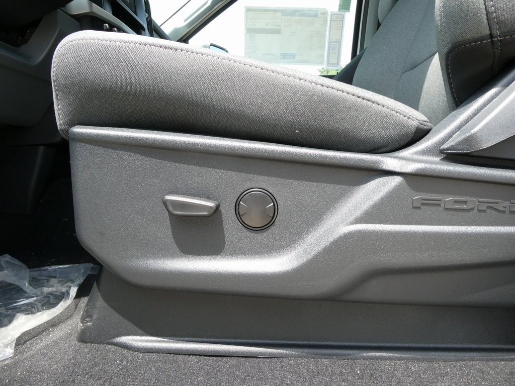 New 2025 Ford F350 XLT w/ FX4 Off-Road Package image 8