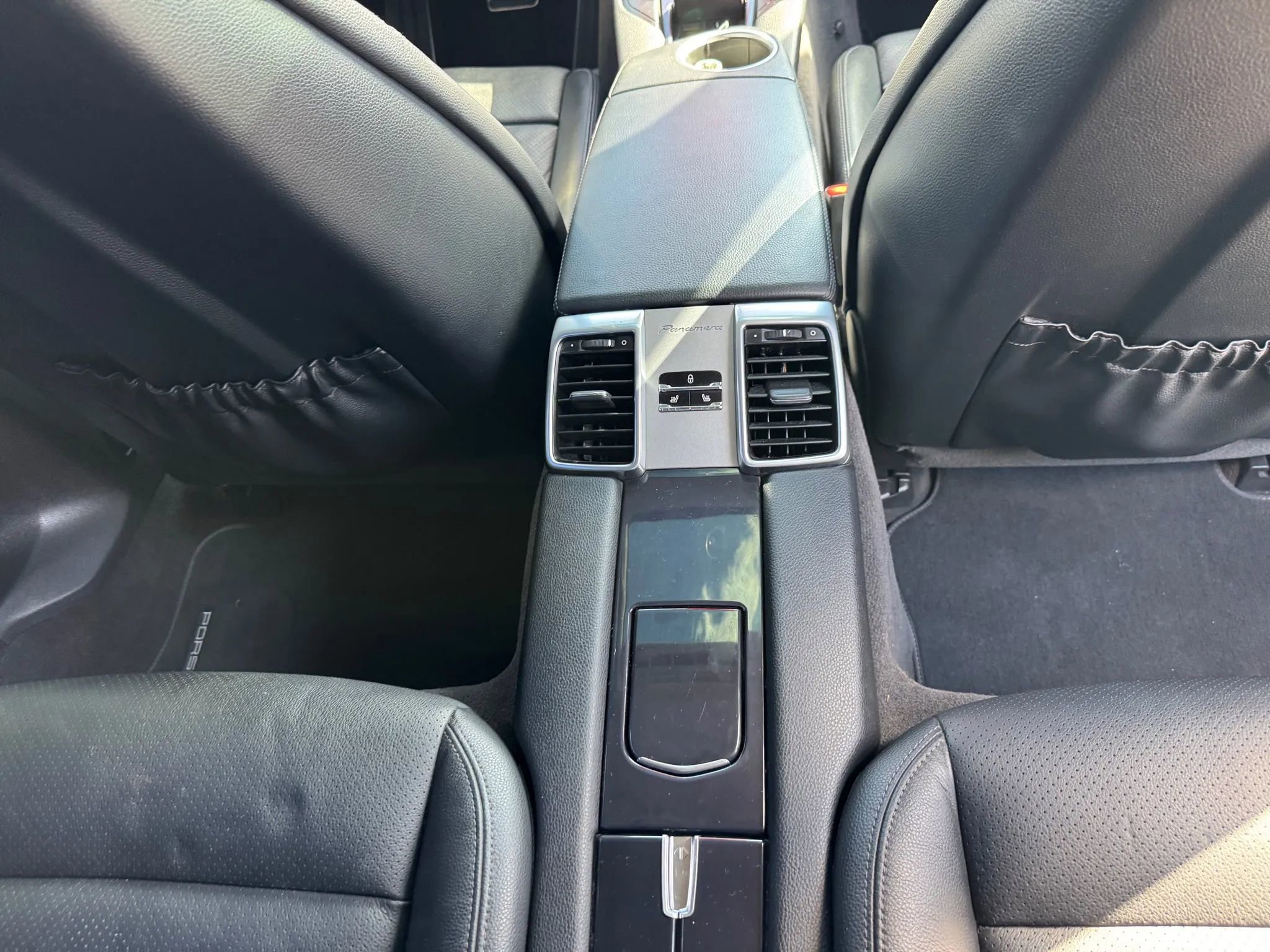 Used 2016 Porsche Panamera image 26