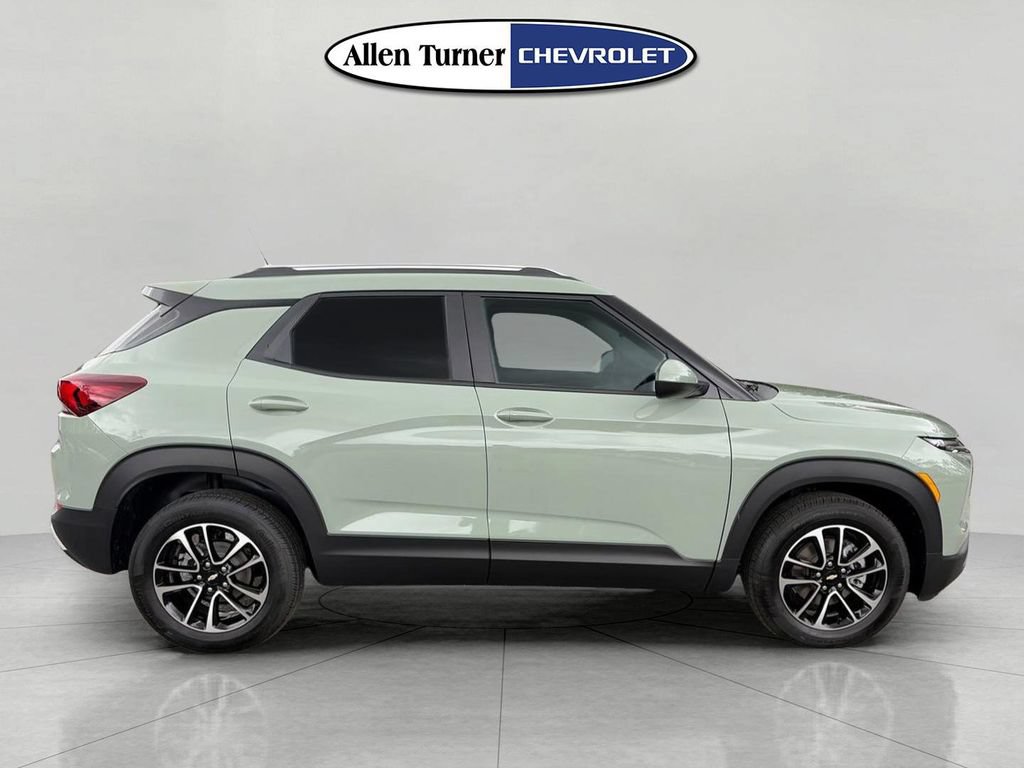 New 2026 Chevrolet TrailBlazer LT w/ LT Cold Weather Package FWD image 3