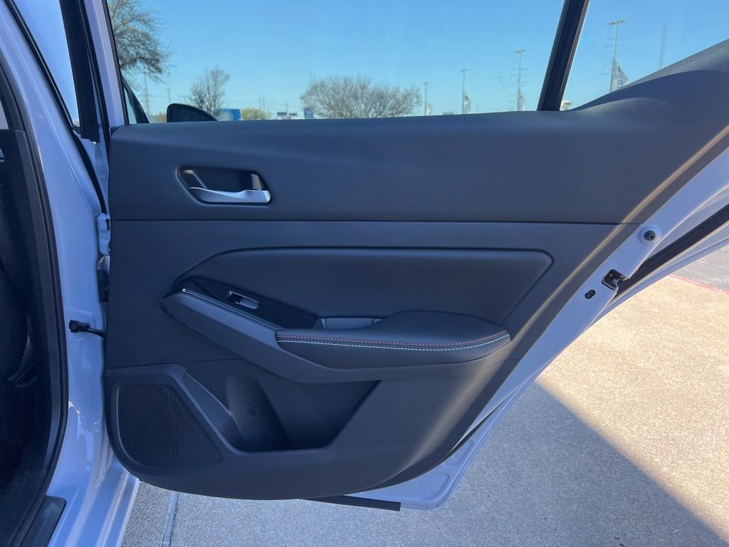 Used 2024 Nissan Altima 2.0 SR image 14