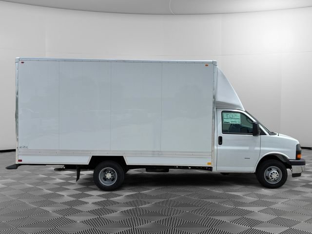 New 2026 Chevrolet Express 3500 w/ Power Convenience Package RWD image 6