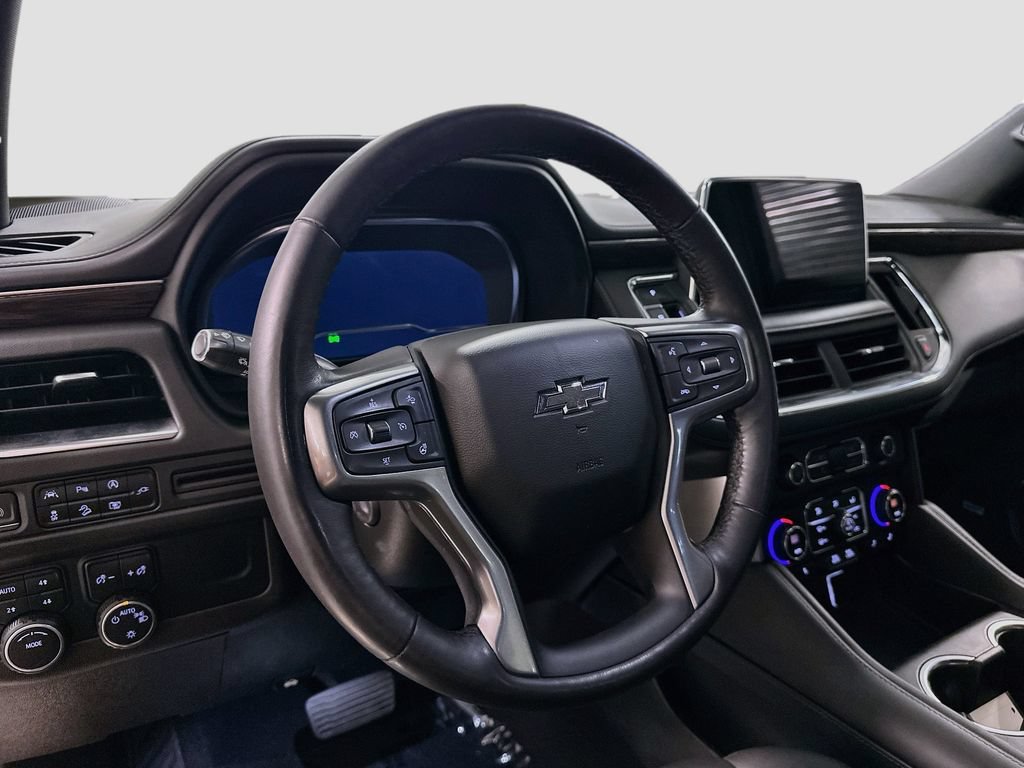 Used 2022 Chevrolet Suburban Z71 w/ Luxury Package AWD/4WD image 4