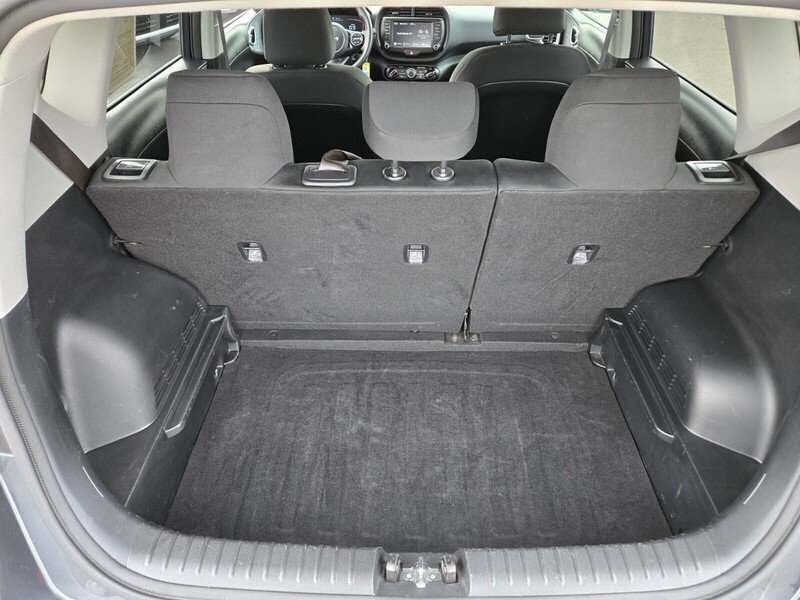 Used 2024 Kia Soul LX w/ Option Group 015 FWD image 14