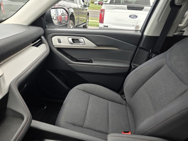 Certified 2025 Ford Explorer Active AWD/4WD image 16