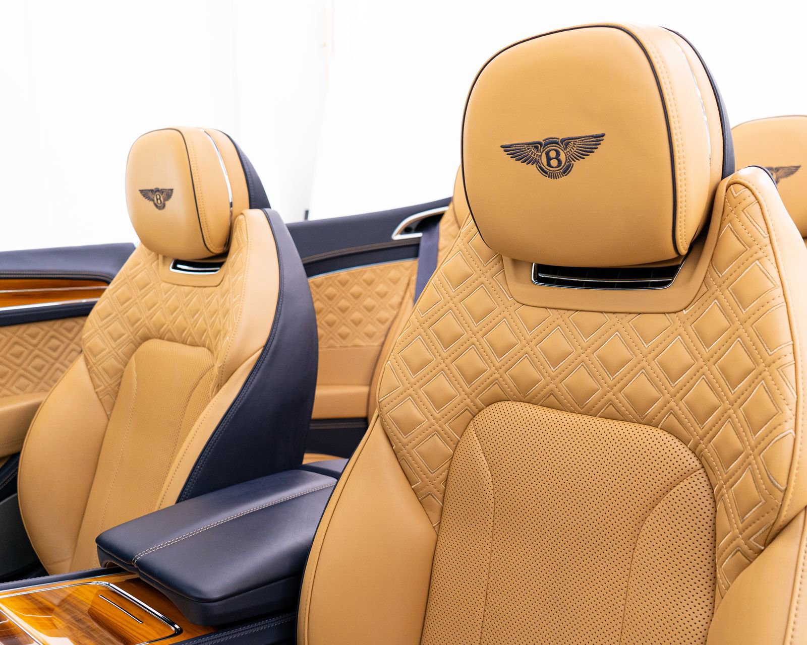 Used 2021 Bentley Continental GT AWD/4WD image 24