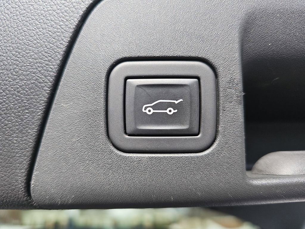 Used 2023 Buick Envision Avenir image 13
