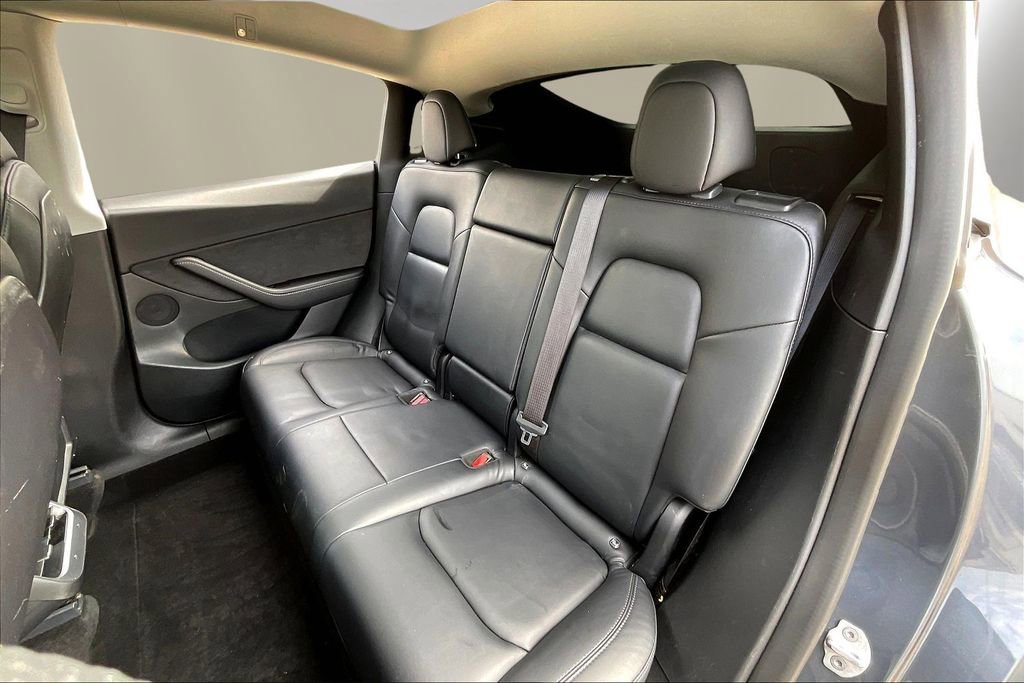 Used 2021 Tesla Model Y Long Range image 21