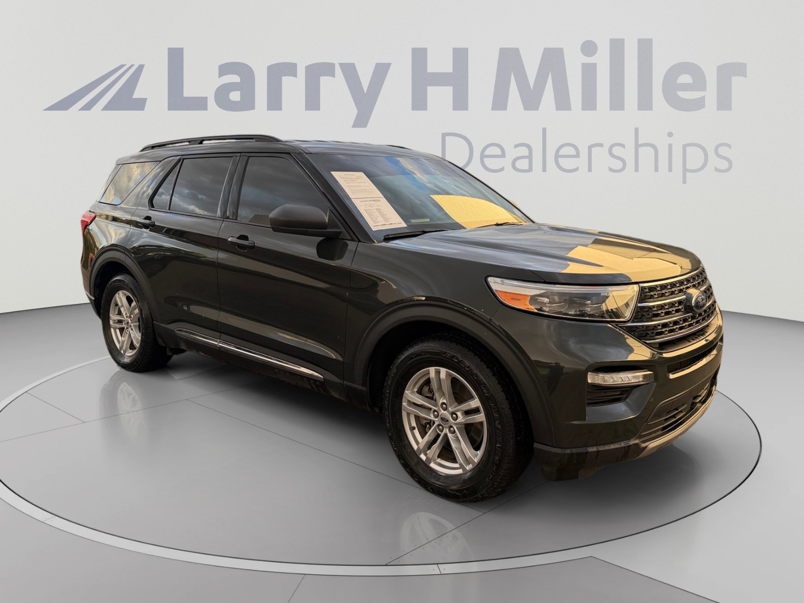 Used 2022 Ford Explorer XLT w/ Equipment Group 202A RWD image 7