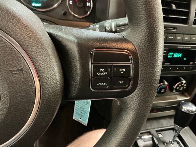 Used 2012 Jeep Liberty Sport AWD/4WD image 25
