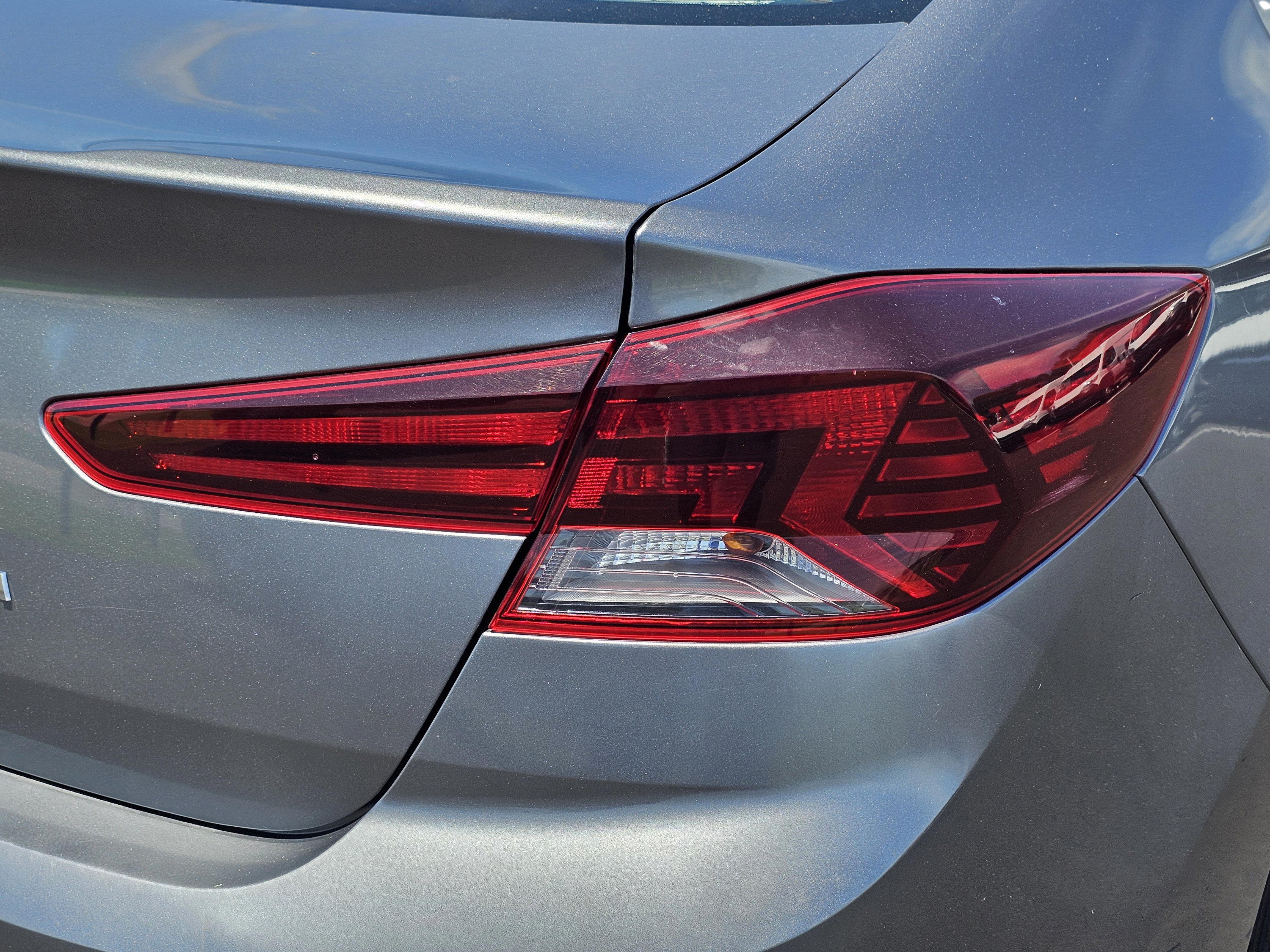 Used 2019 Hyundai Elantra SEL w/ Cargo Package FWD image 9