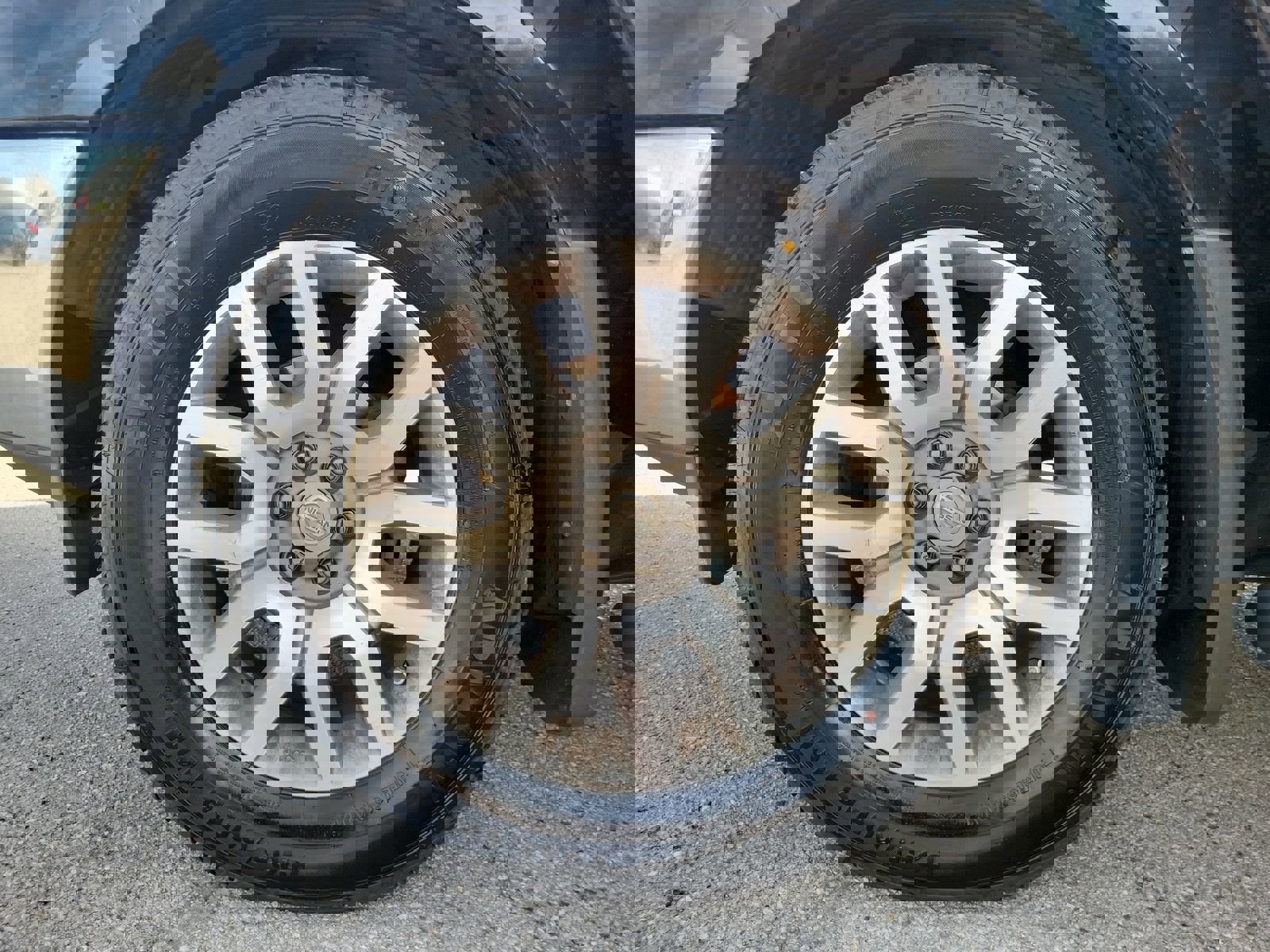 Used 2010 Nissan Frontier LE w/ LE Value Truck Pkg image 26