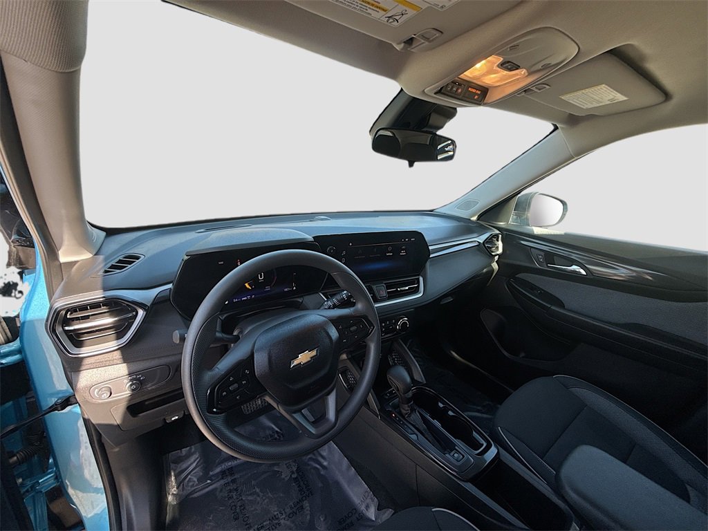 Used 2025 Chevrolet TrailBlazer LS w/ LS Convenience Package image 9