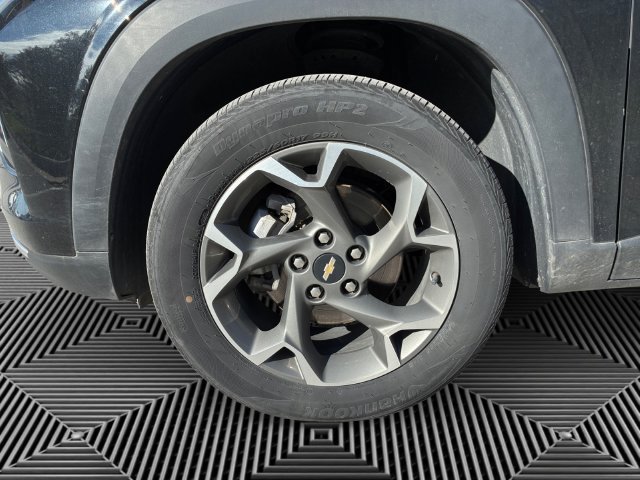 Certified 2024 Chevrolet Trax LT w/ Driver Confidence Package FWD image 9