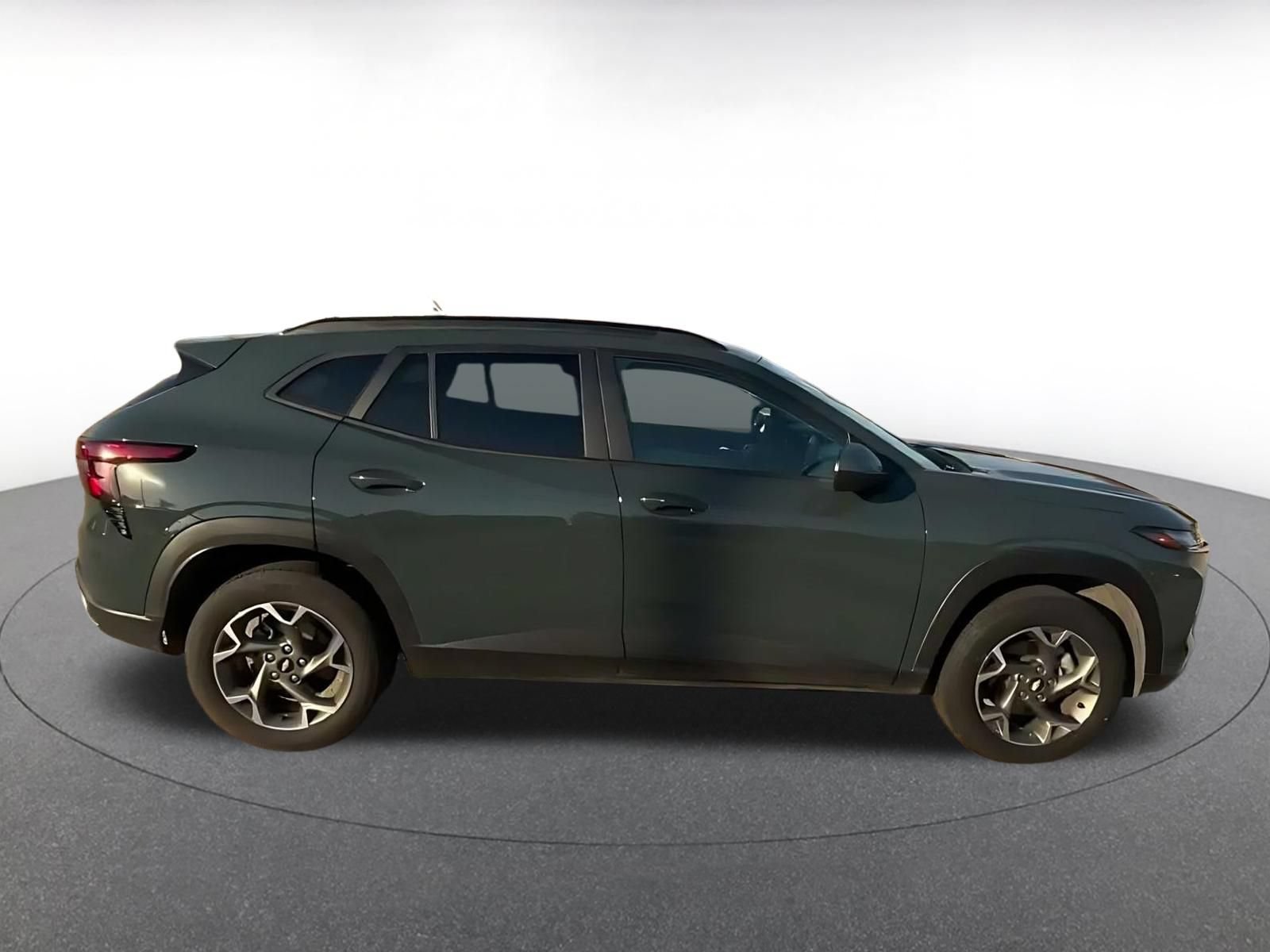 Used 2025 Chevrolet Trax LT w/ LT Convenience Package FWD image 15