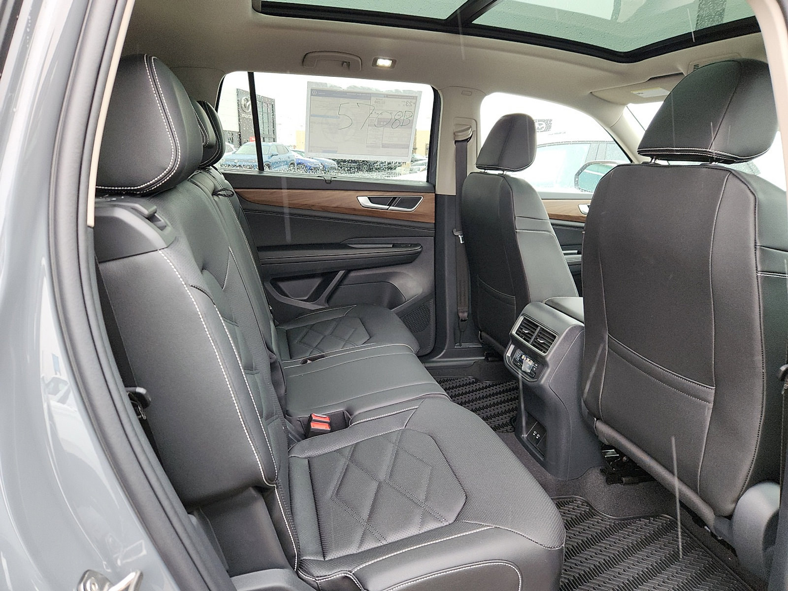 New 2026 Volkswagen Atlas SE image 14