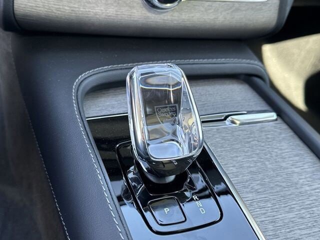 New 2024 Volvo XC90 B6 Ultimate w/ Protection Package Premier image 17
