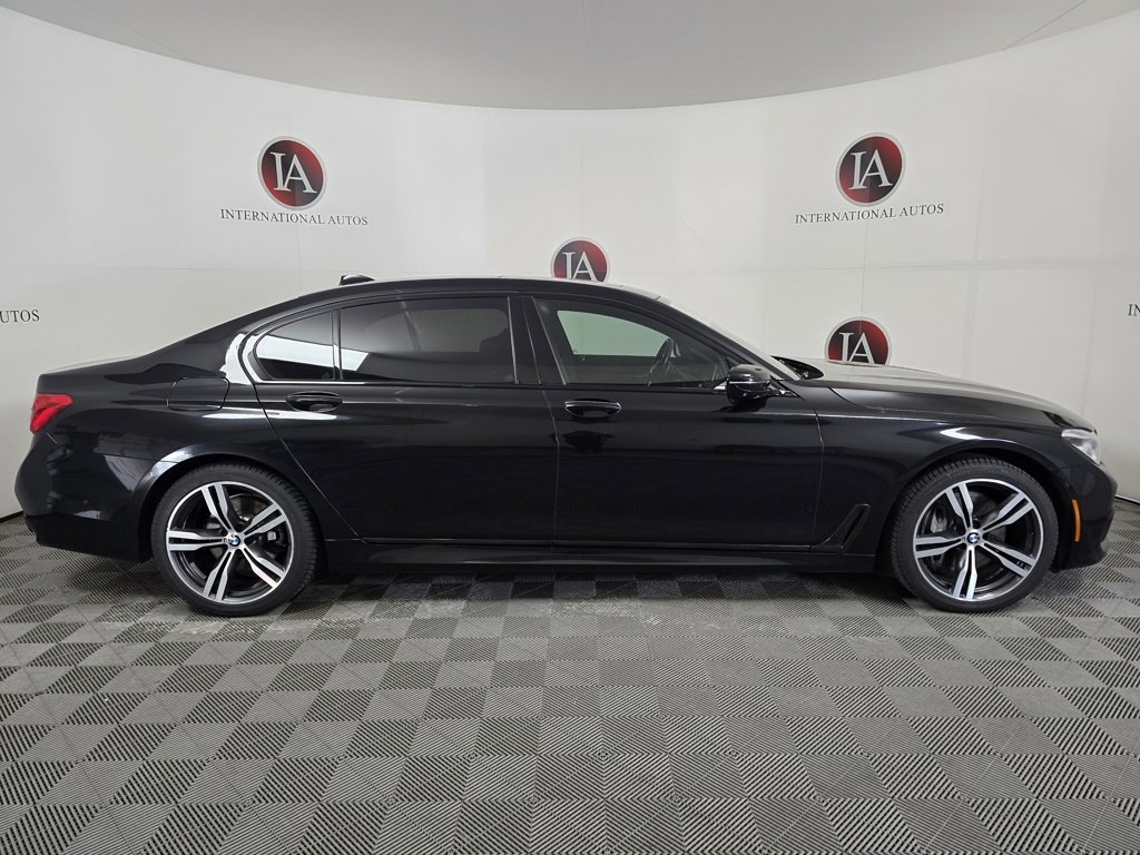 Used 2016 BMW 750i xDrive image 3