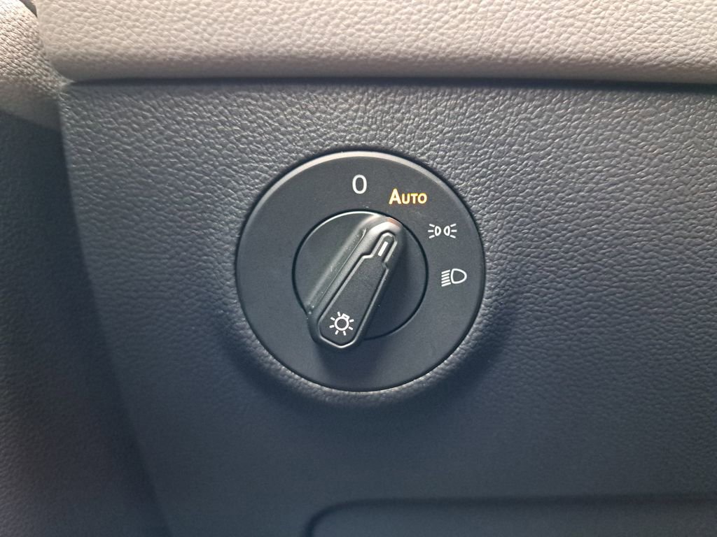 Used 2024 Volkswagen Taos SE image 26