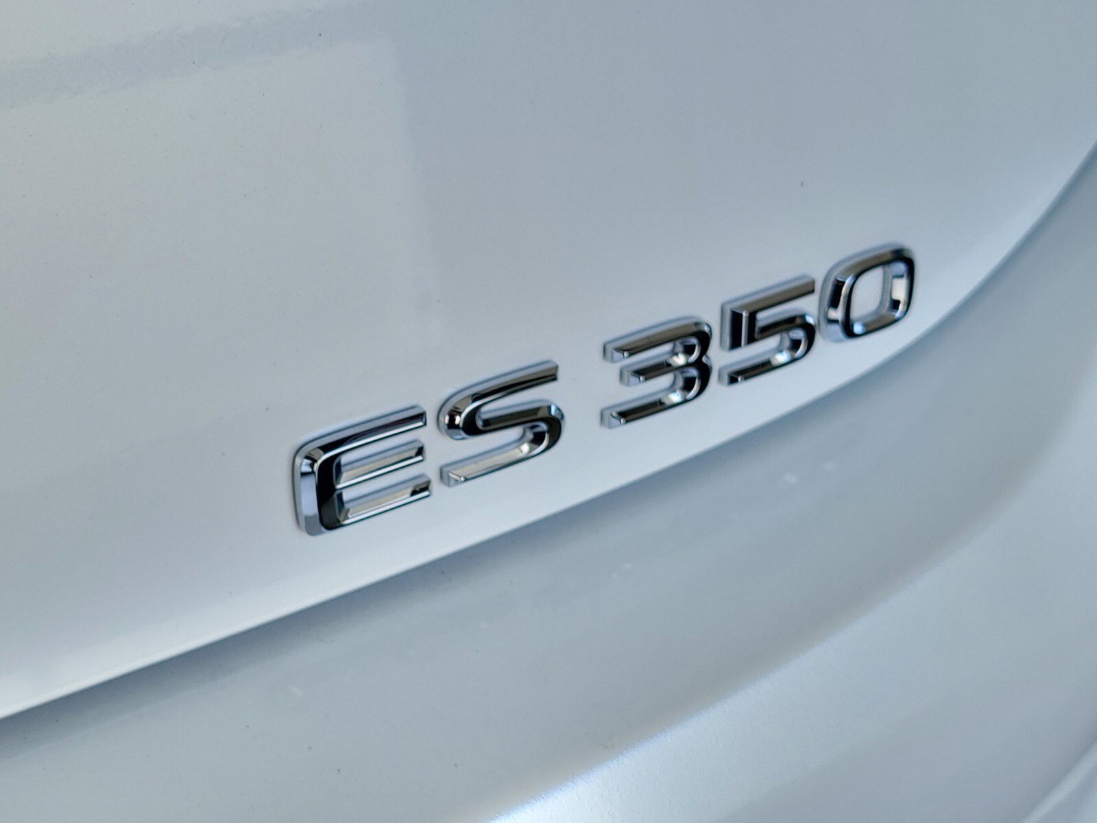 Certified 2024 Lexus ES 350 w/ Premium Package image 6