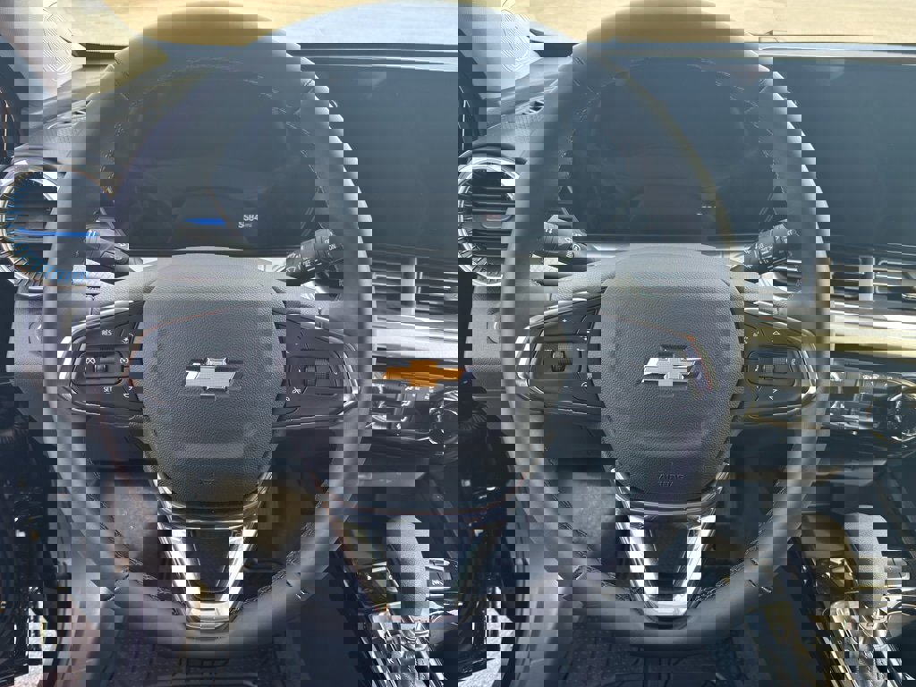 Used 2025 Chevrolet Trax LT w/ Driver Confidence Package image 19