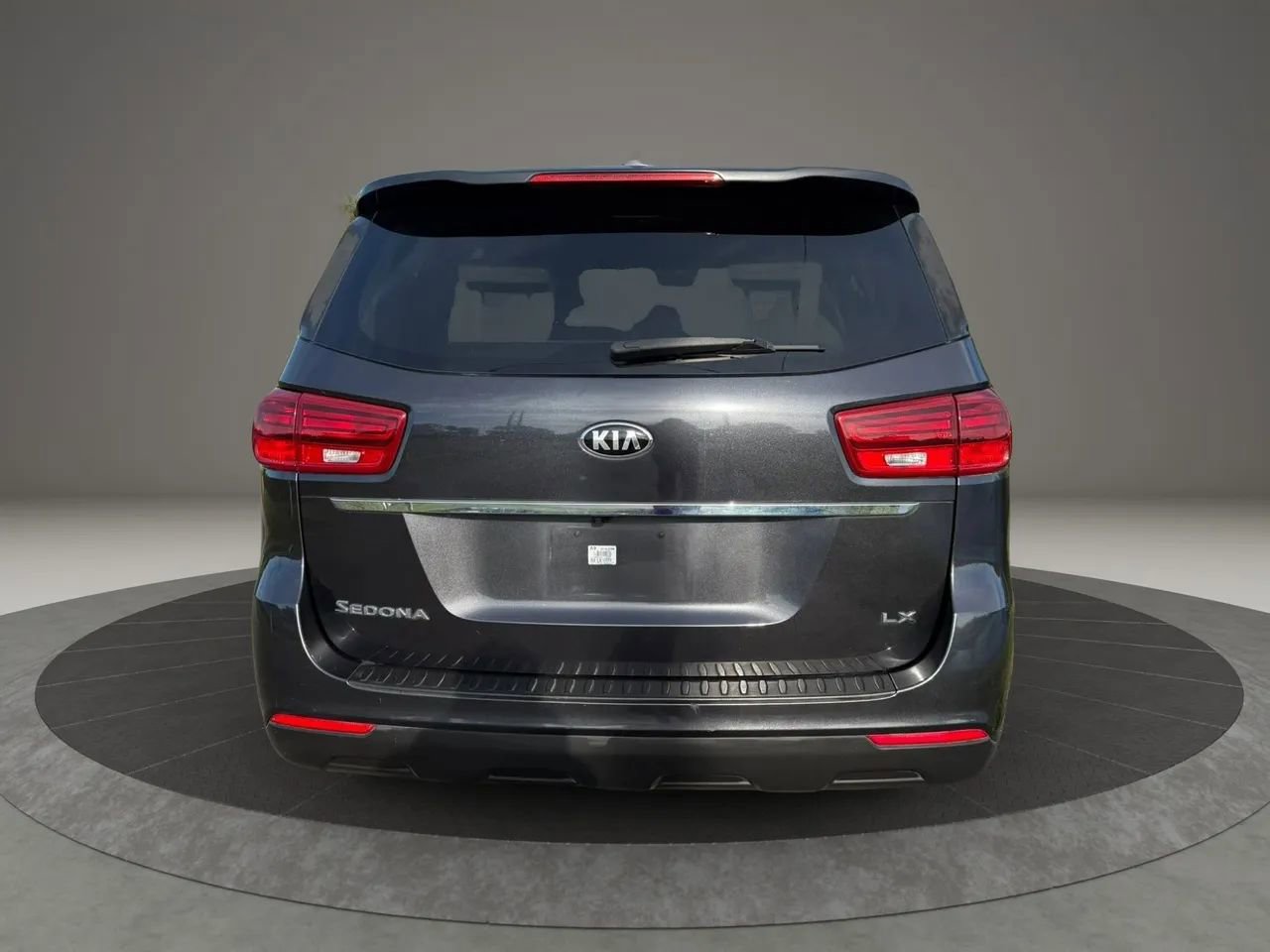 Used 2019 Kia Sedona LX image 8