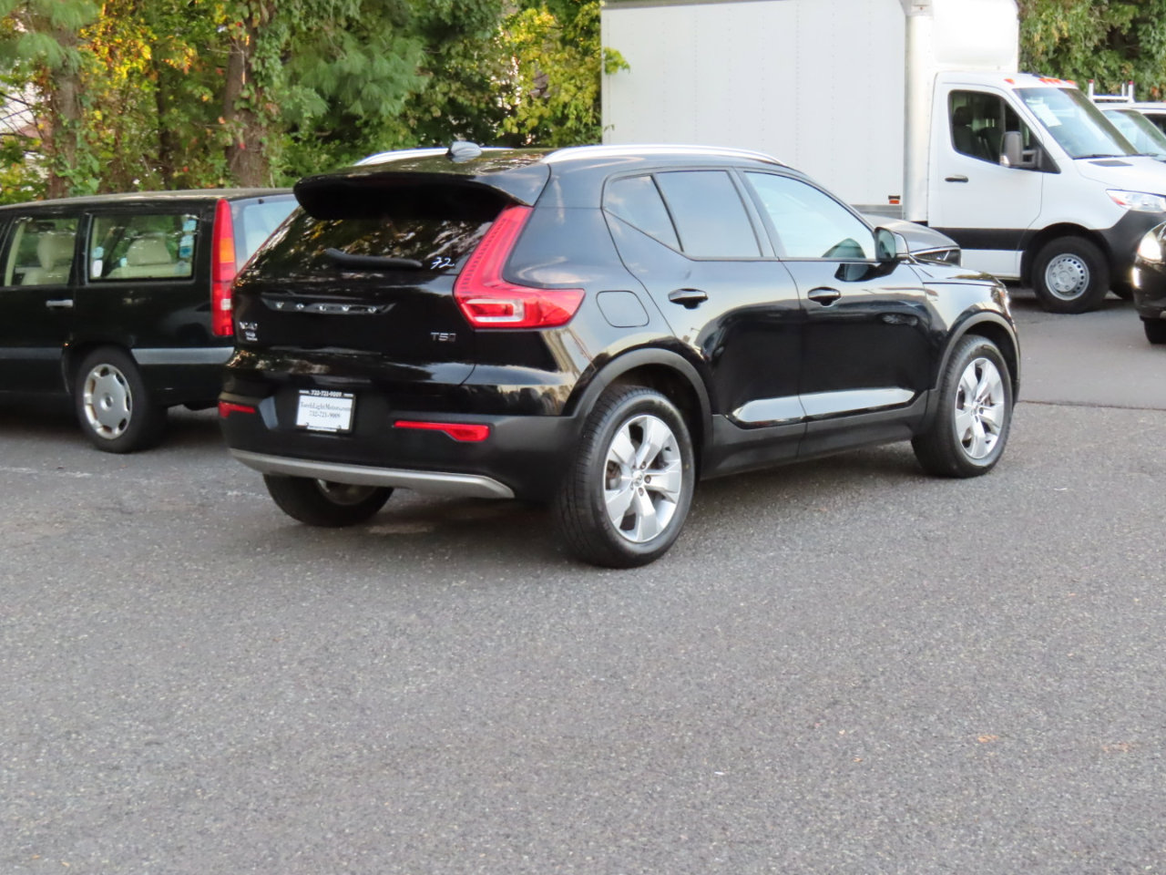 Used 2021 Volvo XC40 T5 Momentum image 21