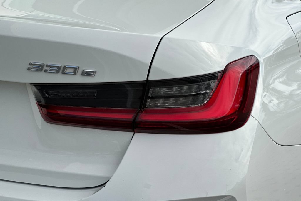 Used 2023 BMW 330e w/ Premium Package RWD image 32