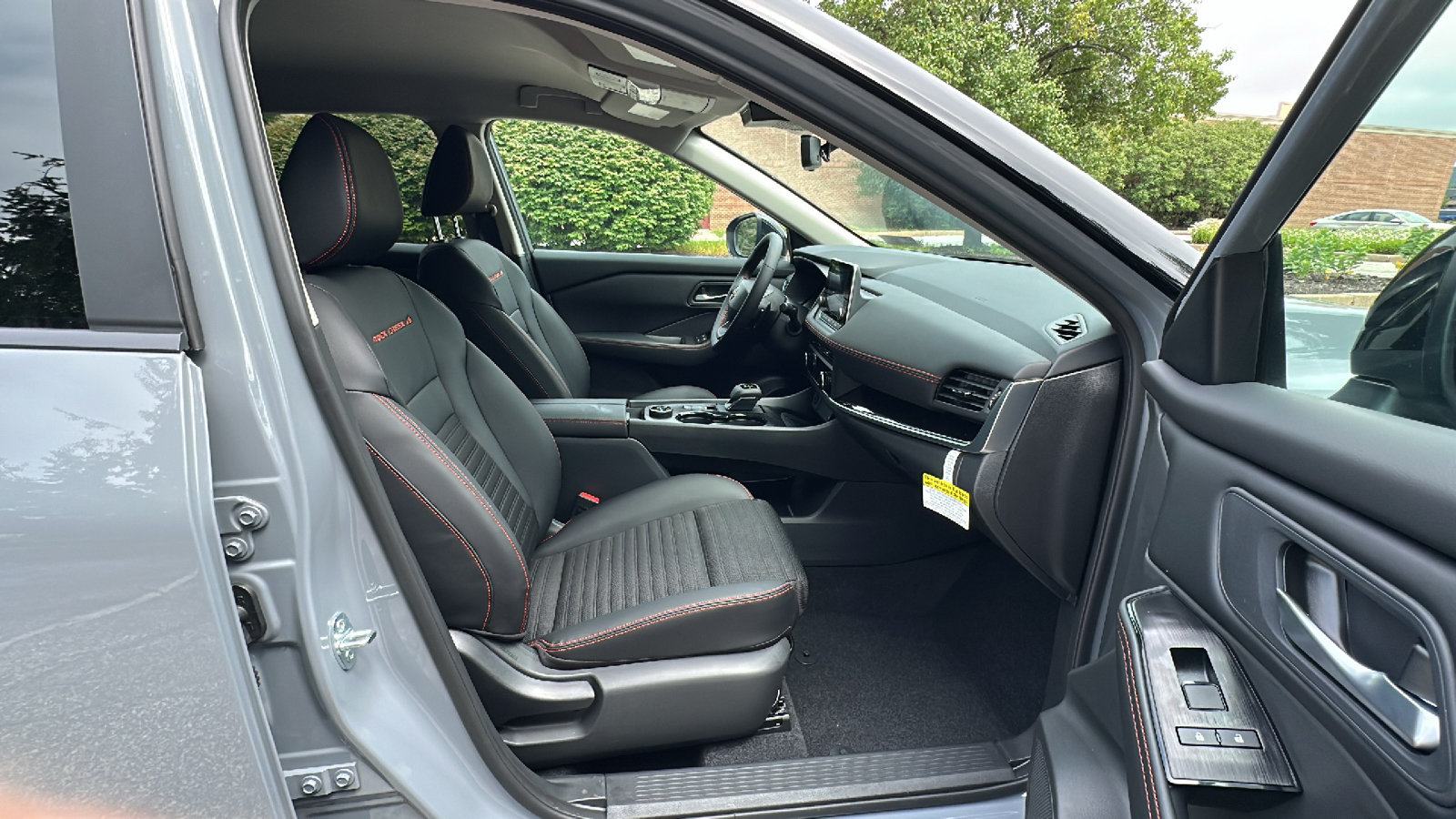 New 2026 Nissan Rogue SV AWD/4WD image 8