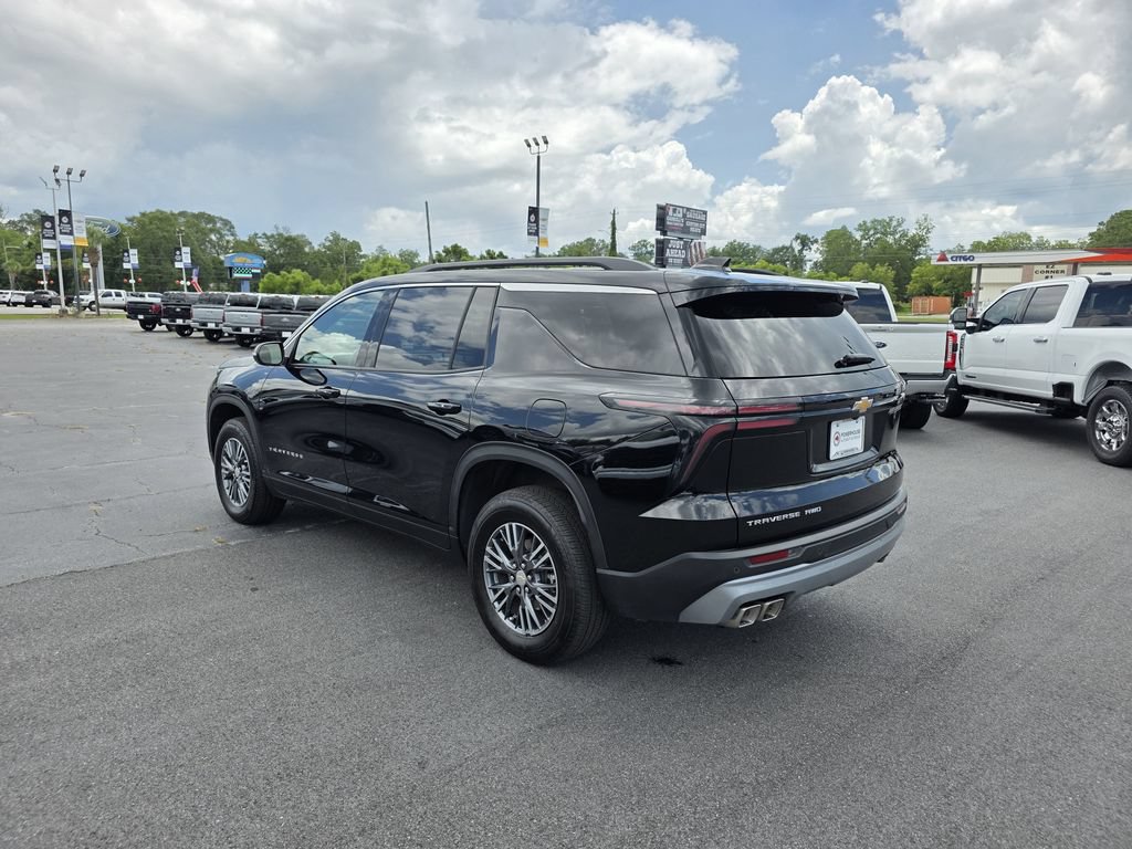 Used 2026 Chevrolet Traverse LT AWD/4WD image 3