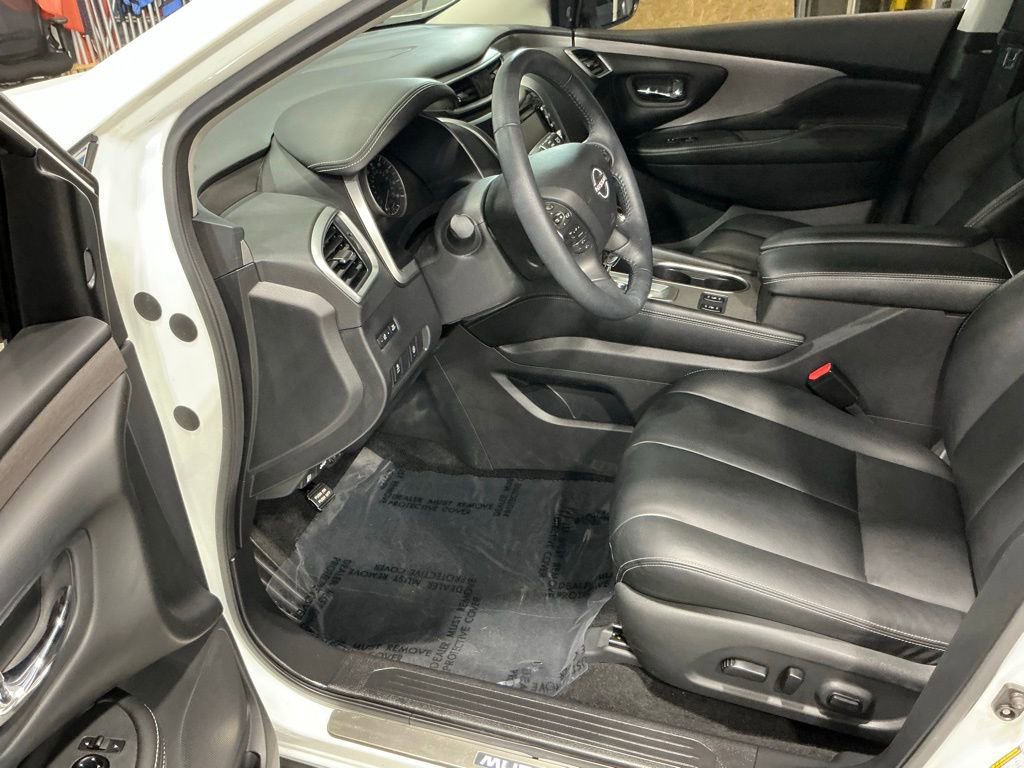 Used 2023 Nissan Murano SV w/ SV Midnight Edition Package image 5