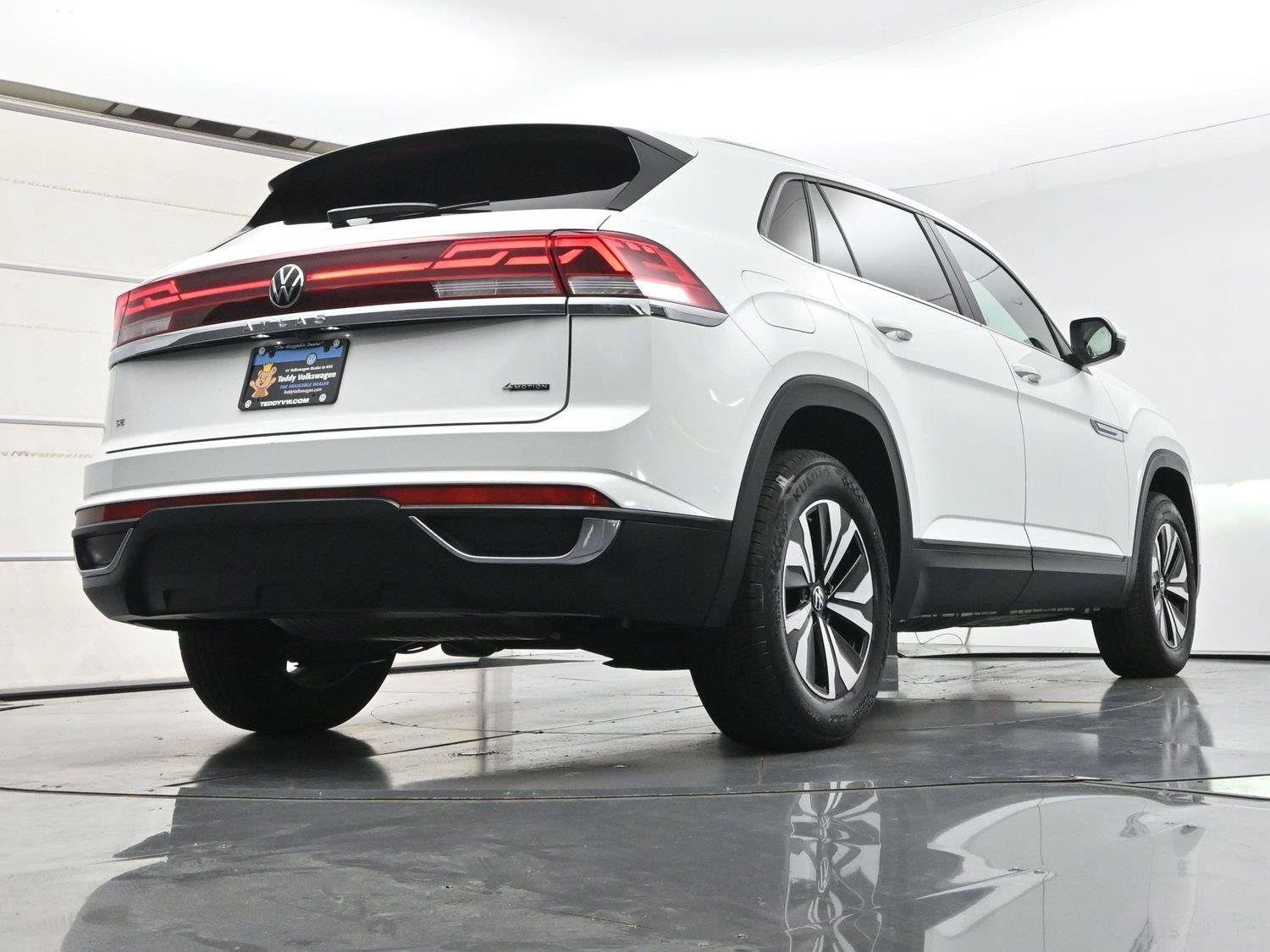 Used 2024 Volkswagen Atlas Cross Sport SE AWD/4WD image 36