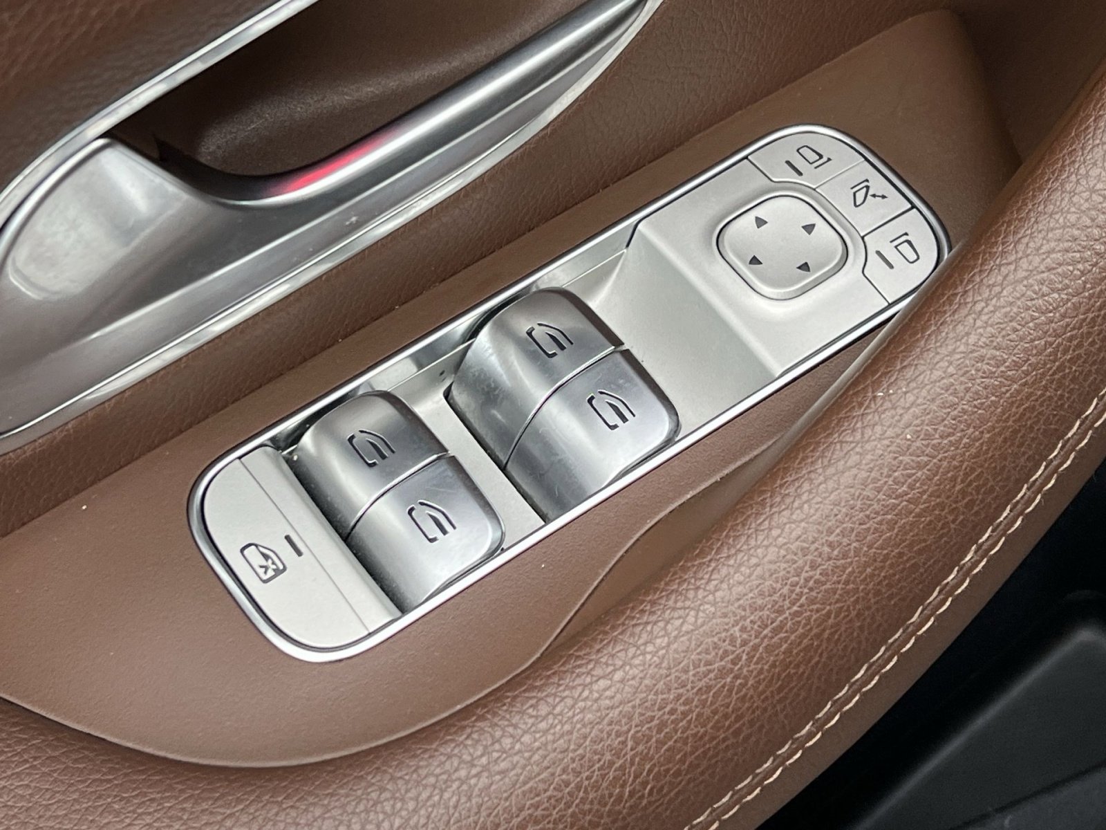 Certified 2024 Mercedes-Benz GLE 450e 4MATIC image 13