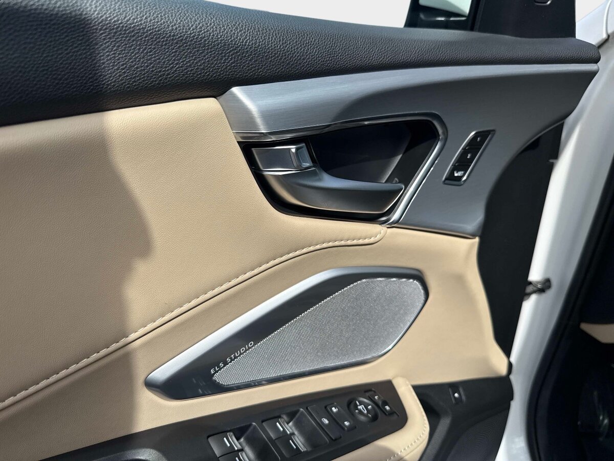 Used 2023 Acura RDX w/ Technology Package FWD image 17