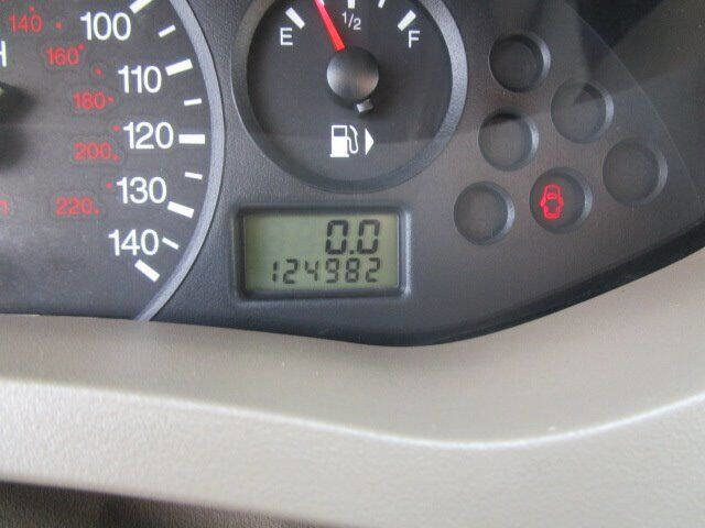 Used 2005 Ford Focus SE image 40