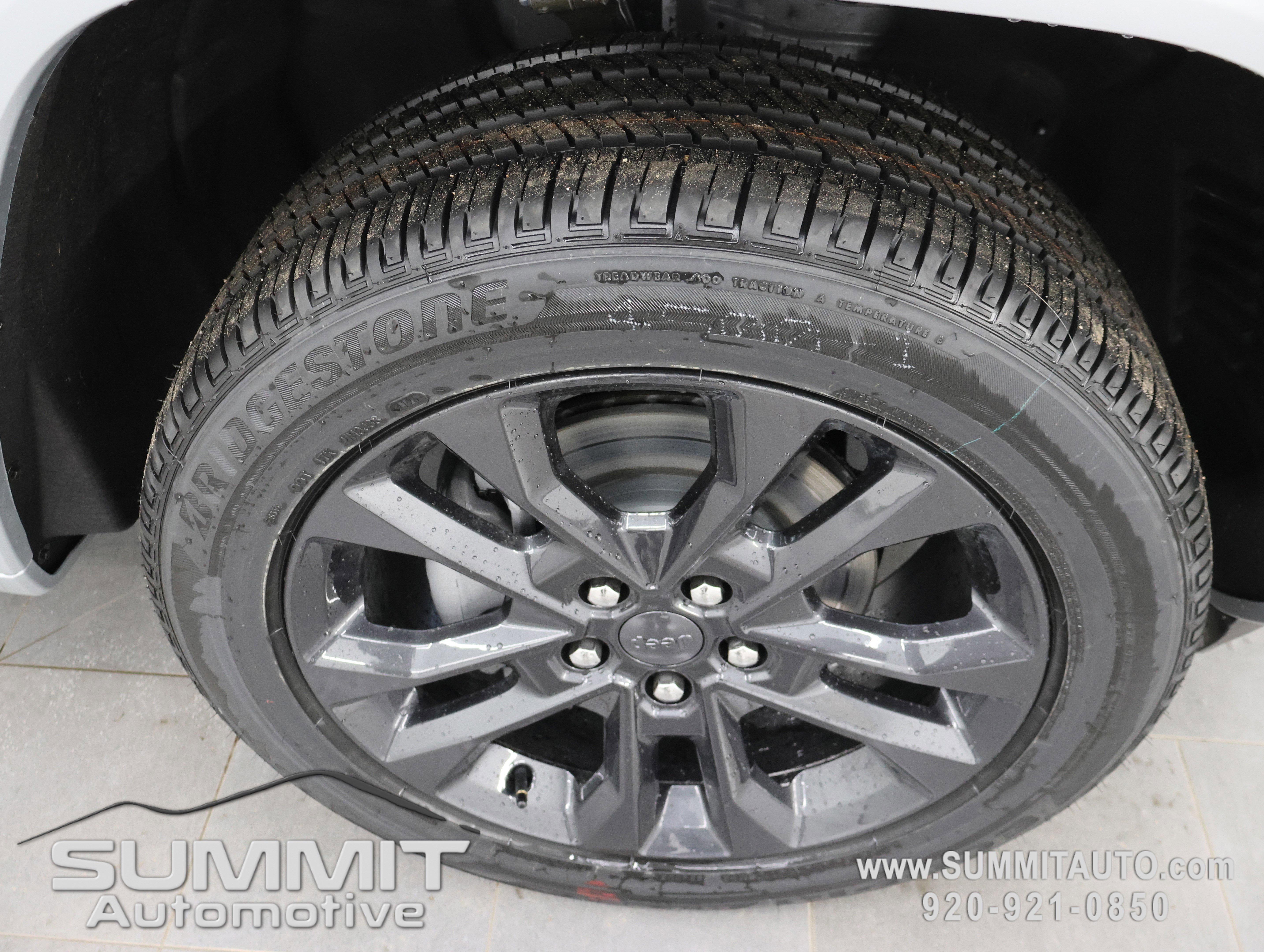 New 2026 Jeep Grand Cherokee Limited Reserve image 3