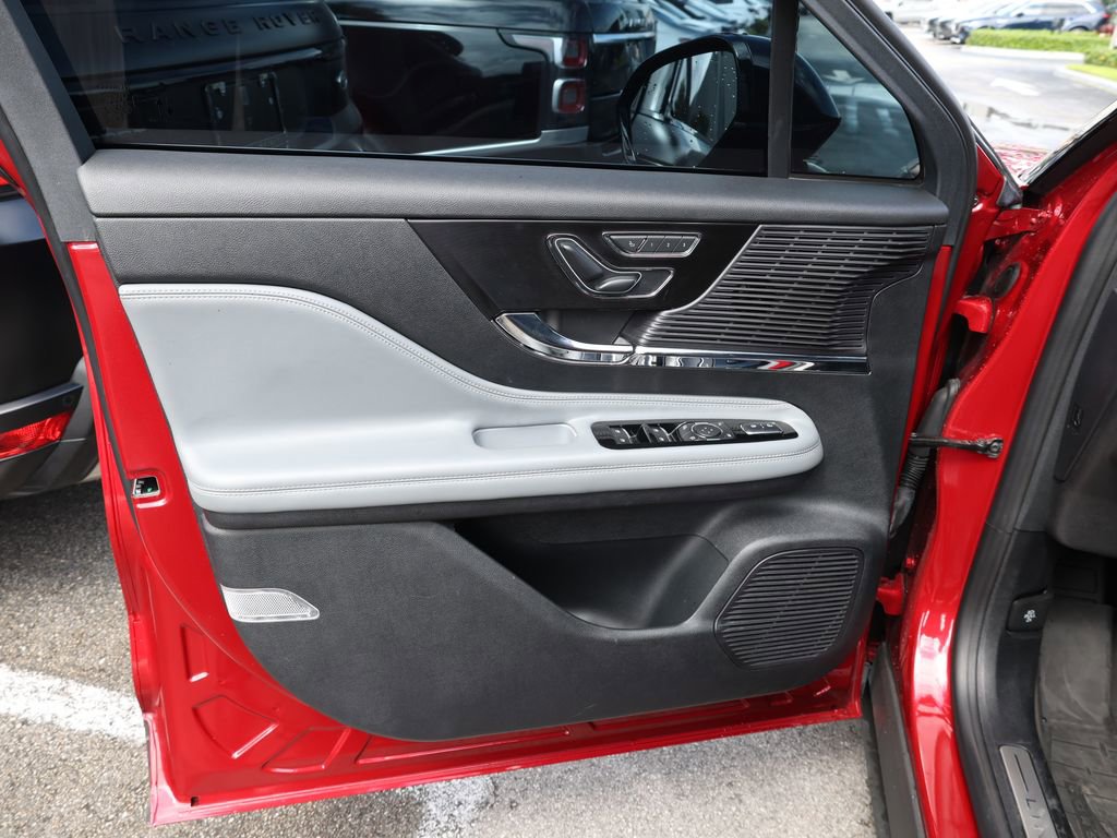 Used 2022 Lincoln Corsair FWD image 11