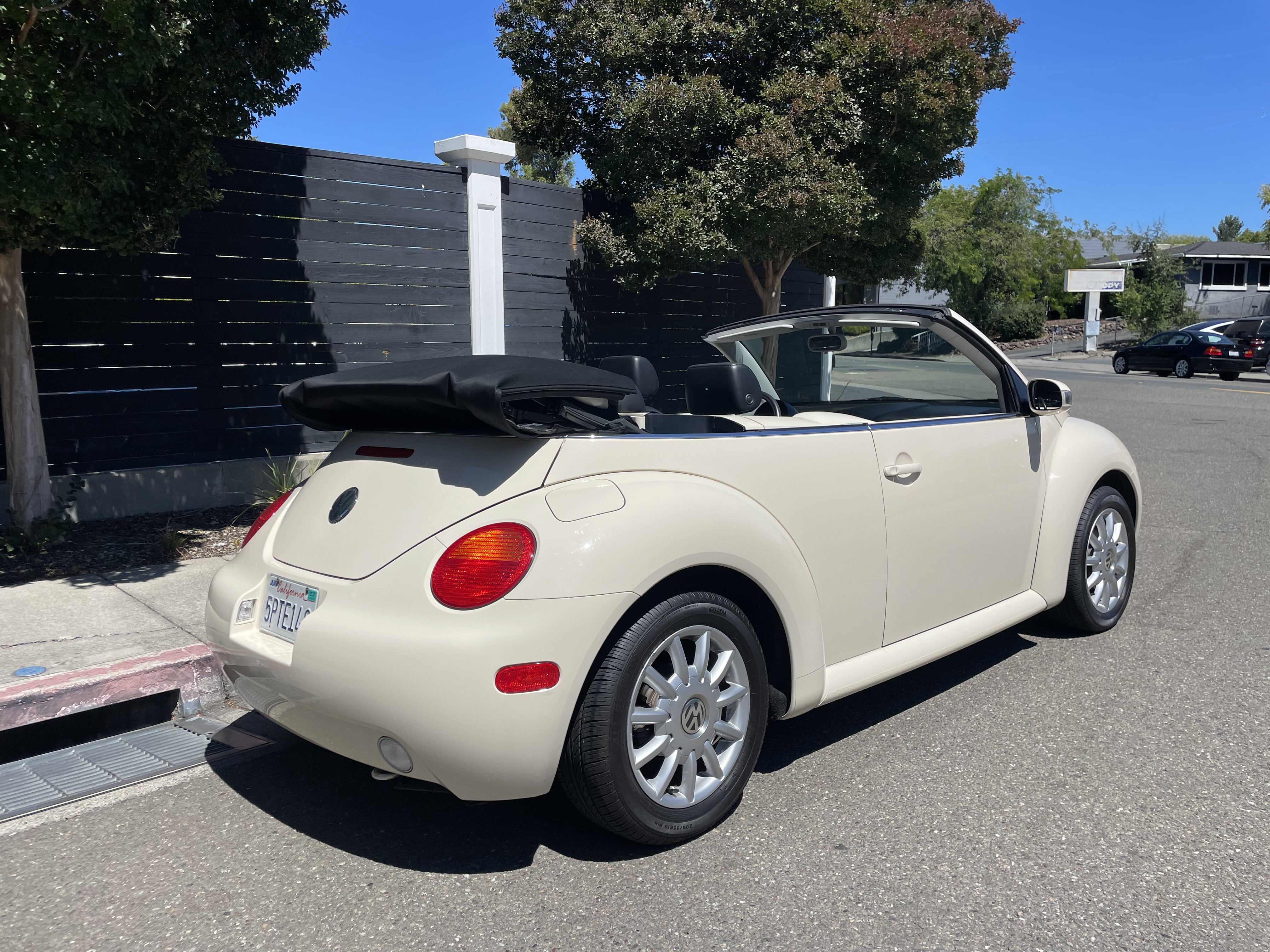 Used 2005 Volkswagen Beetle GLS FWD image 4